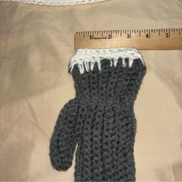 Bright Owl Crochet Kids Cap W/matching Mittens Acrylic Gray/White Yarn Handmade - Picture 8 of 8